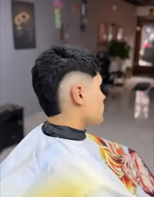 Corte moderno realizado en FLAMA BARBER SHOP